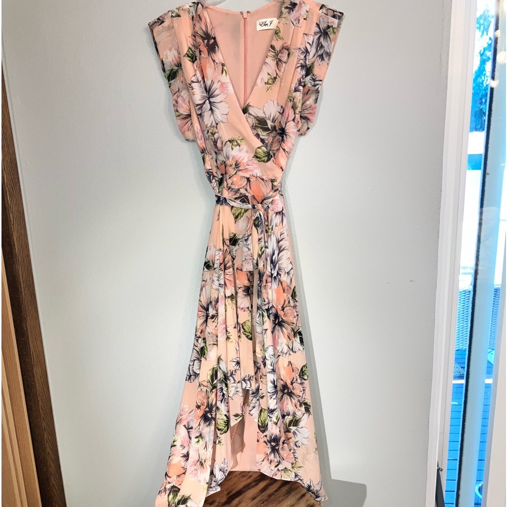 Eliza J peach/coral floral dress high low. Size 4. Worn once.